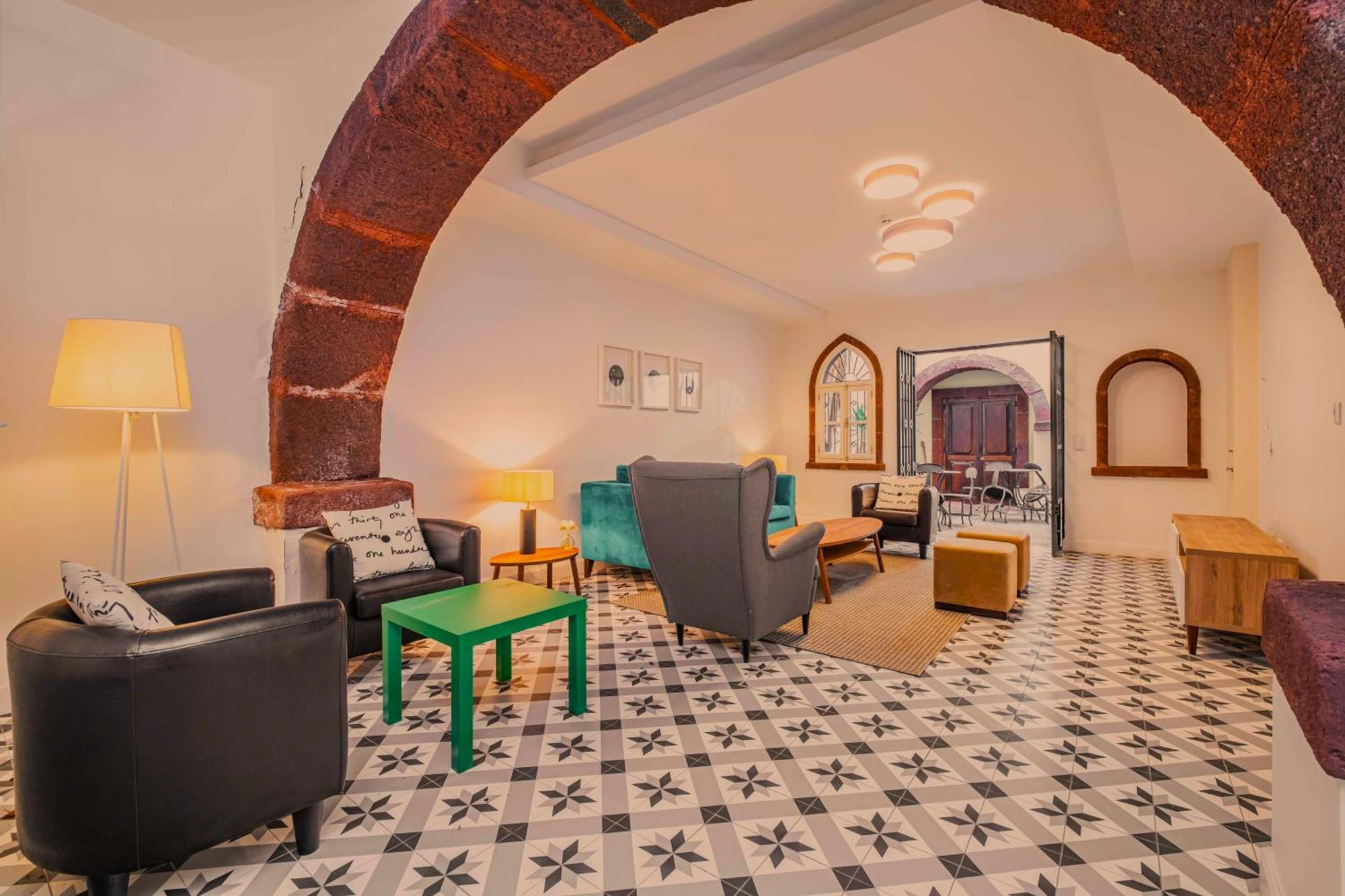Studios Funchal Екстериор снимка